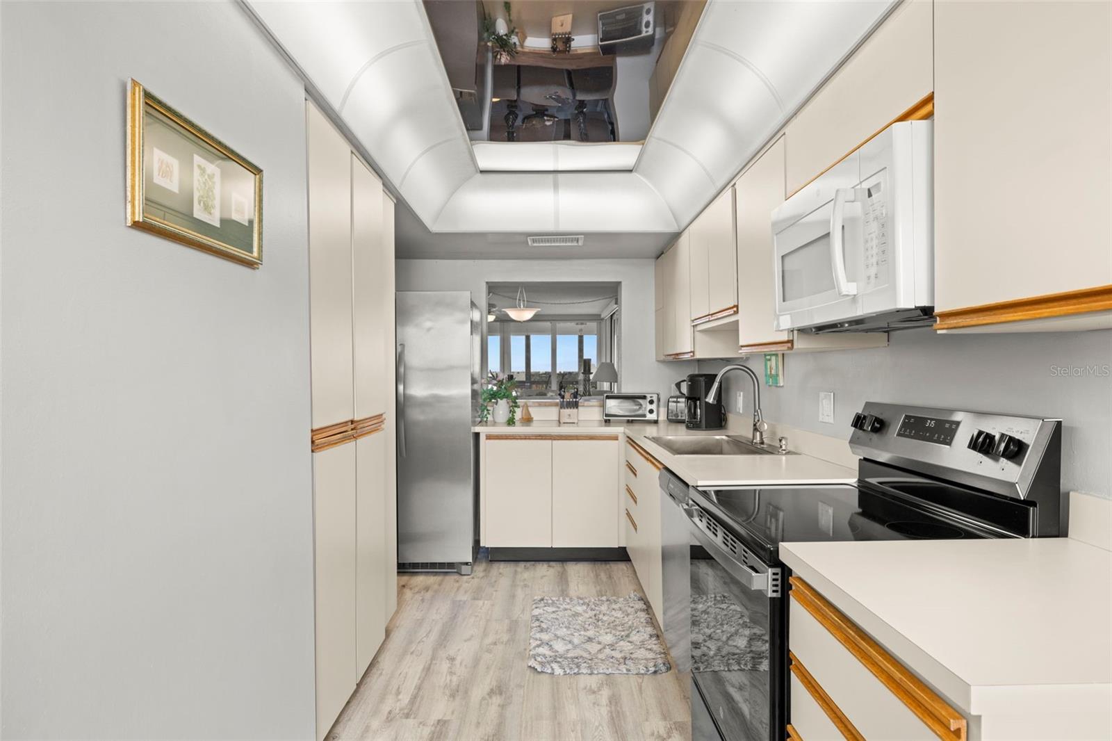 Image 25 of 45 For 9415 Blind Pass Road 1006