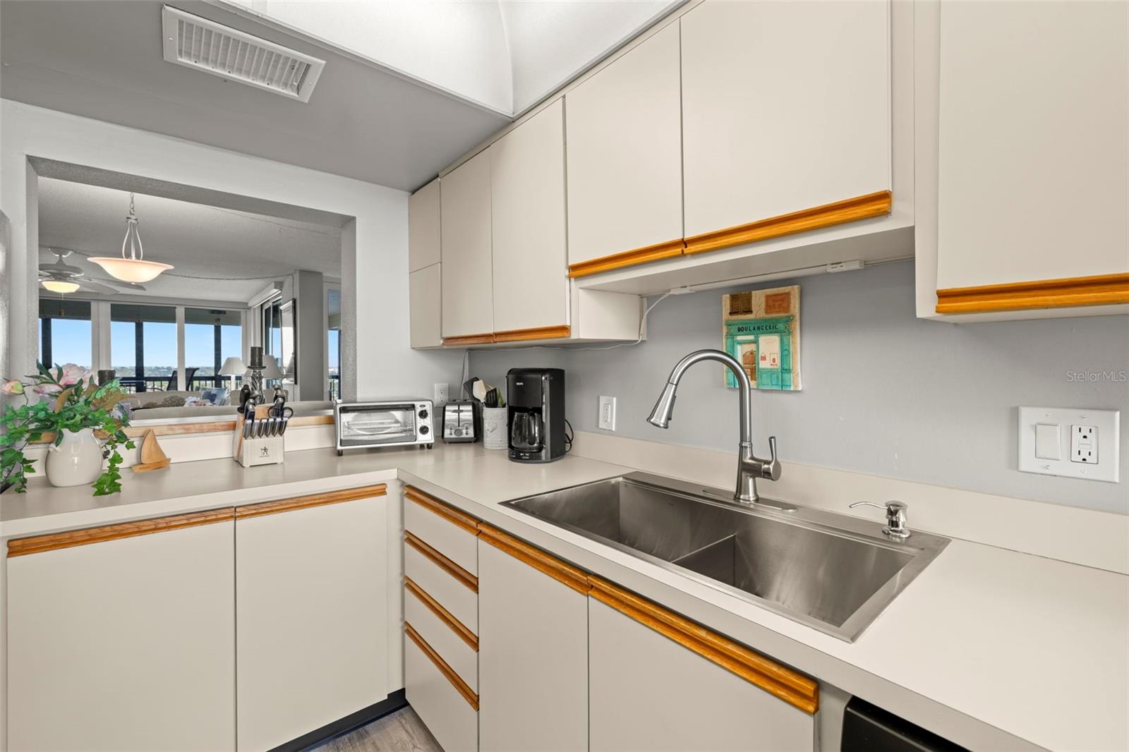 Image 26 of 45 For 9415 Blind Pass Road 1006