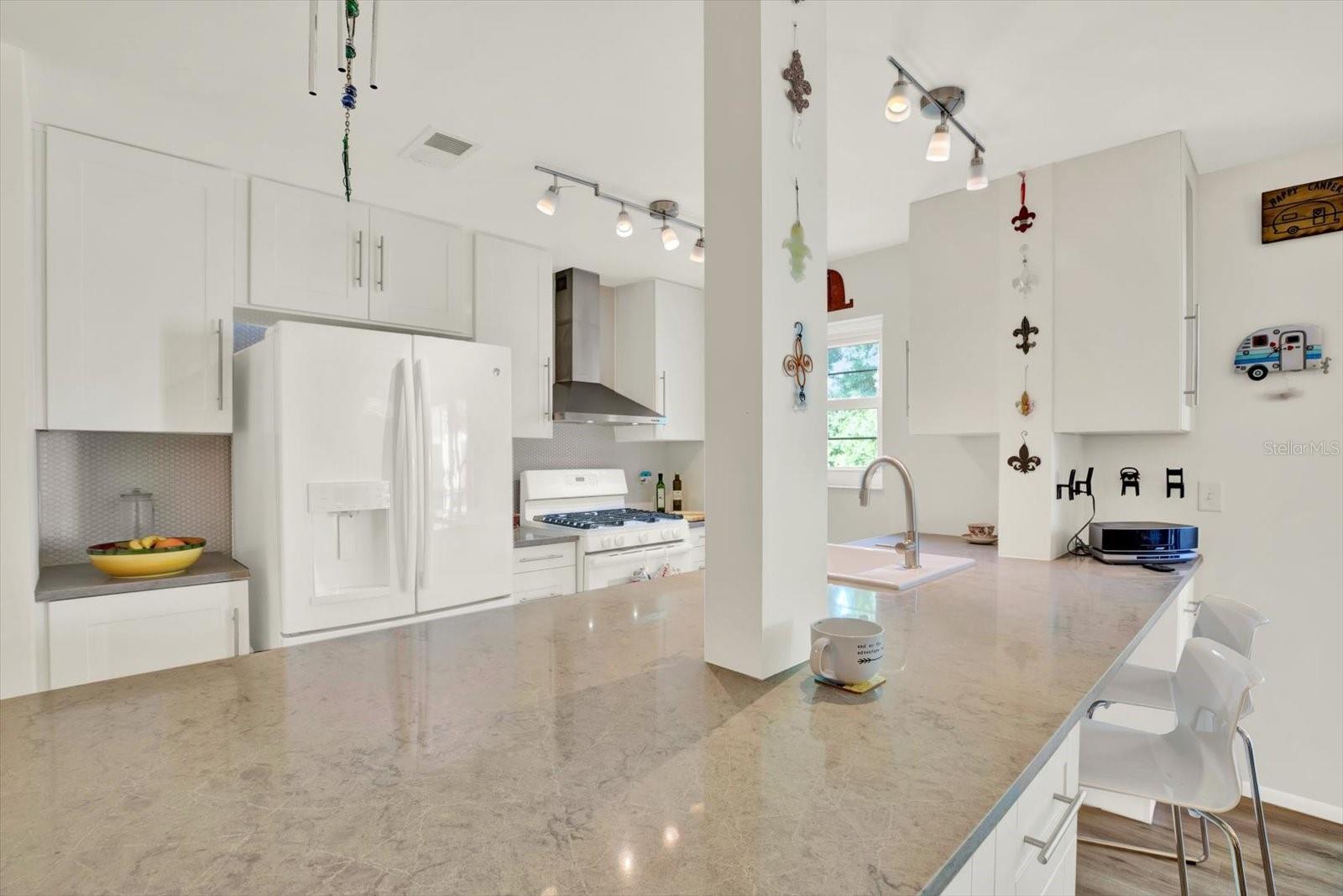 Image 10 of 33 For 5980 Terrace Park Drive N 309