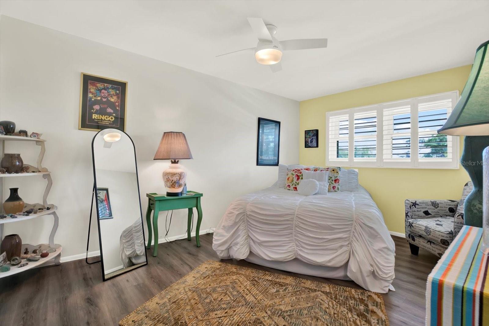 Image 11 of 33 For 5980 Terrace Park Drive N 309