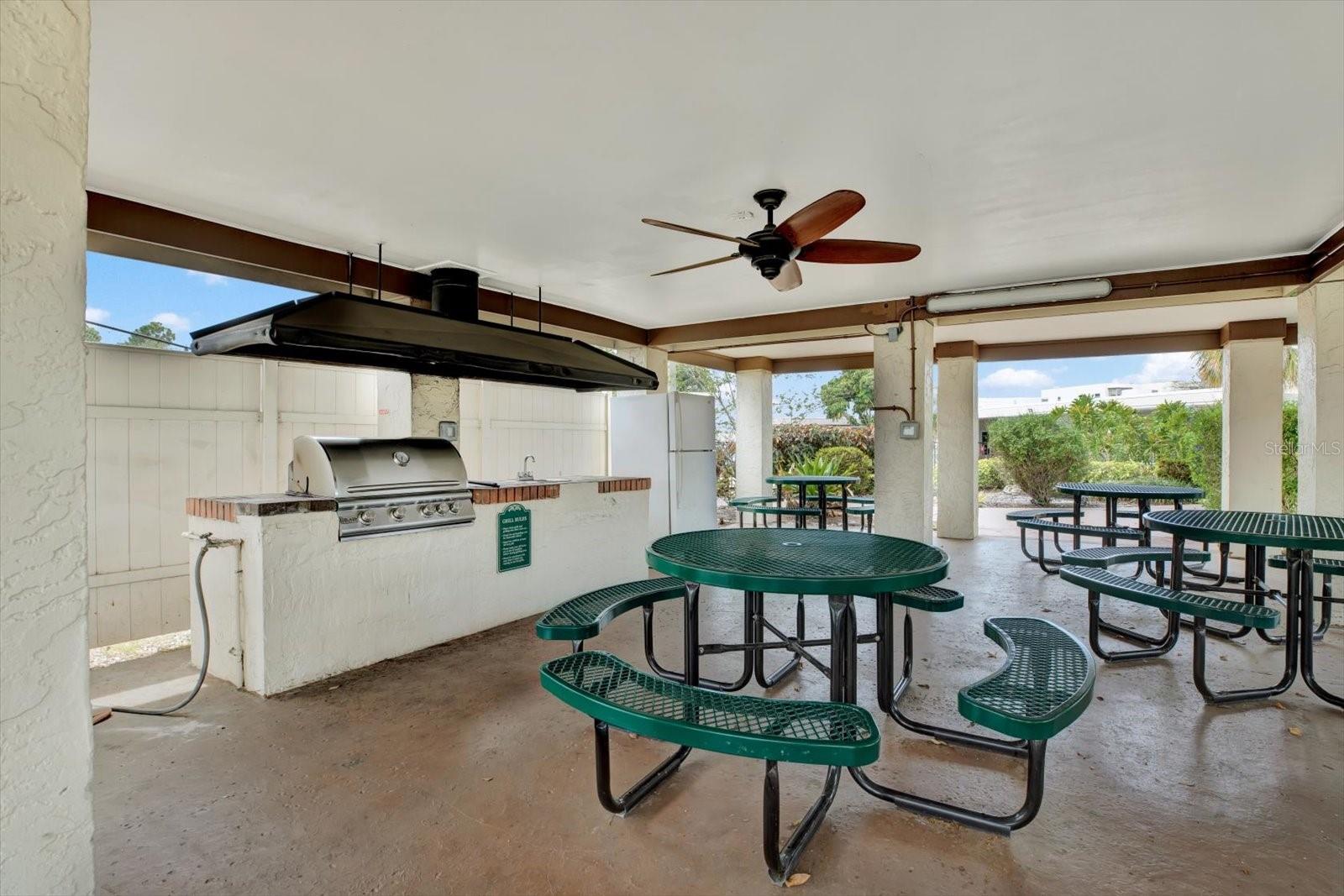 Image 26 of 33 For 5980 Terrace Park Drive N 309