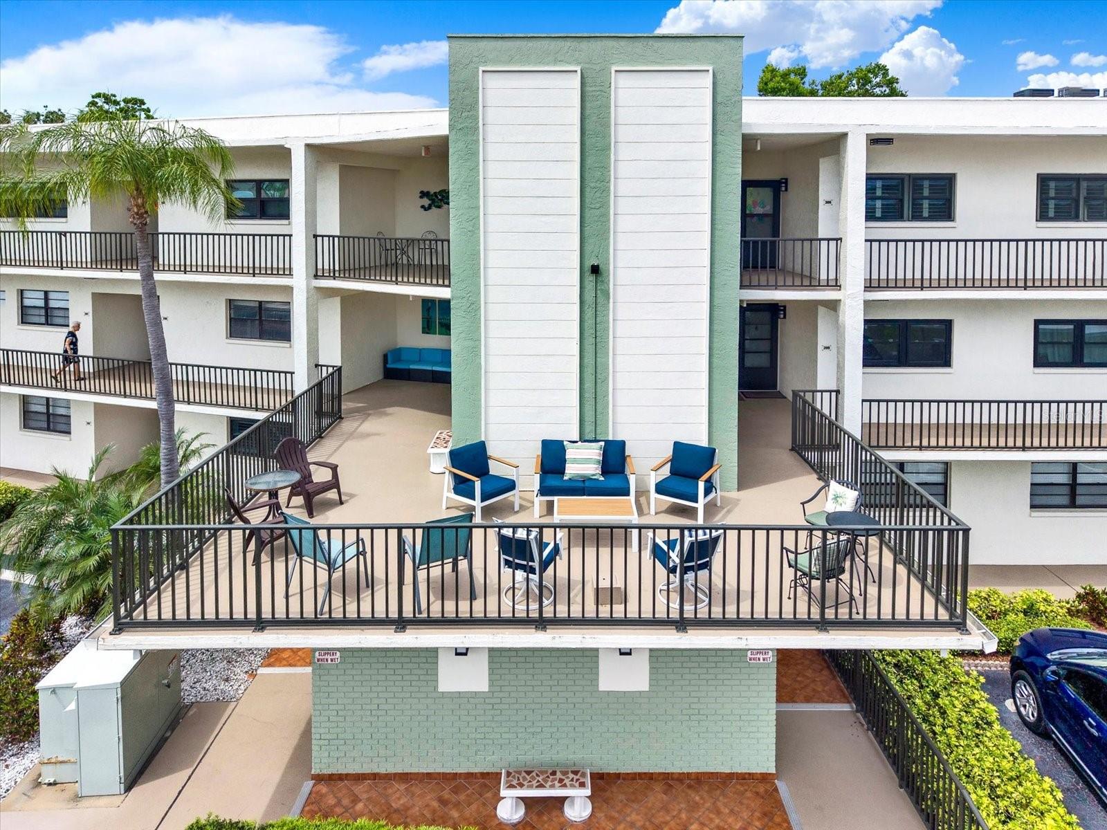 Image 28 of 33 For 5980 Terrace Park Drive N 309