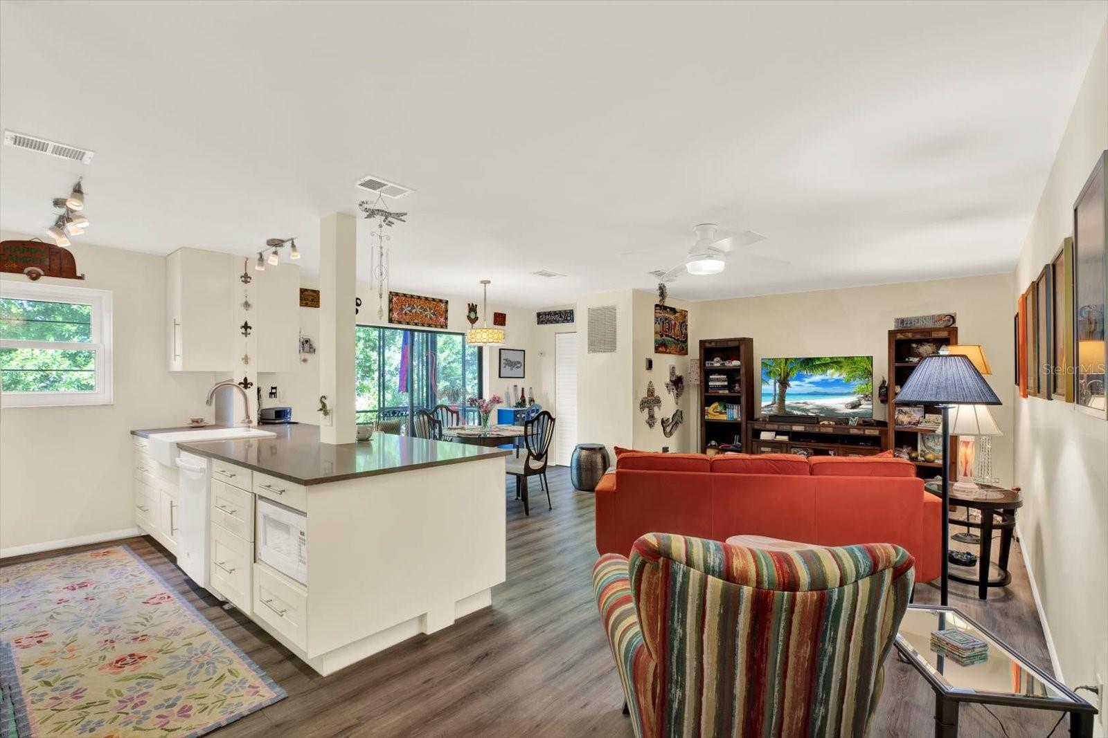 Image 4 of 33 For 5980 Terrace Park Drive N 309