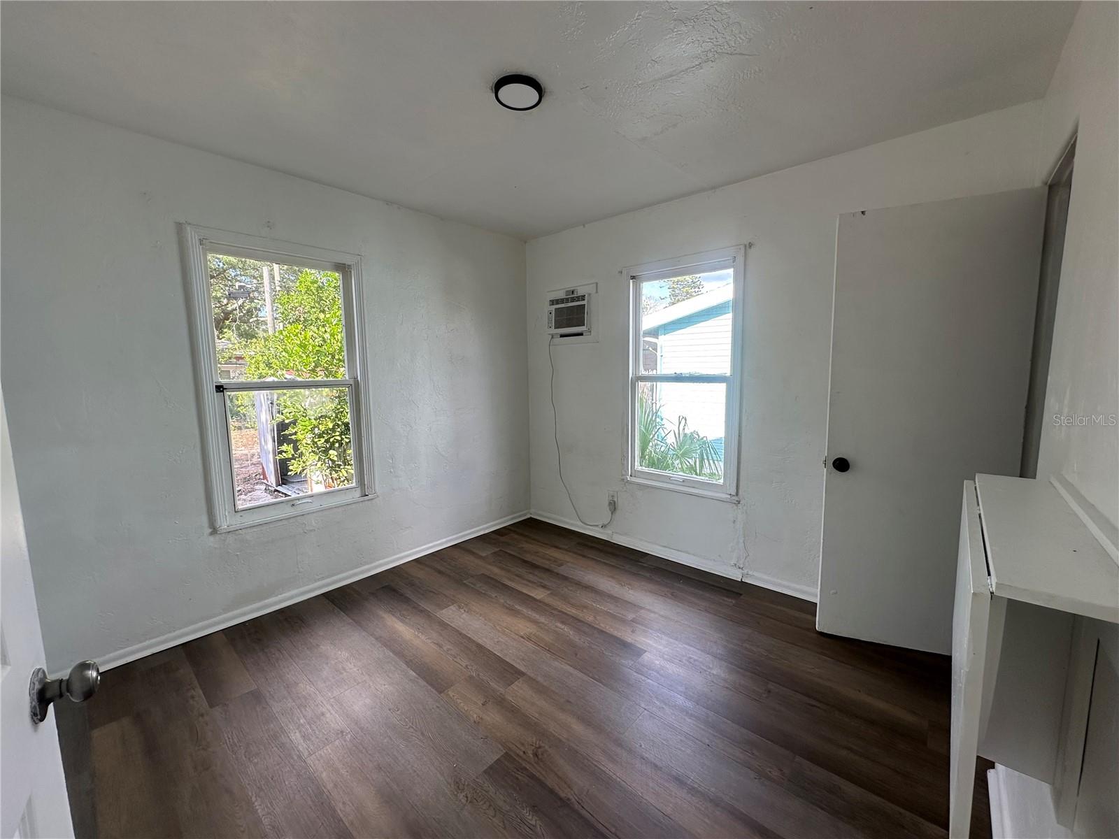 Image 4 of 10 For 4941 Newton Avenue S