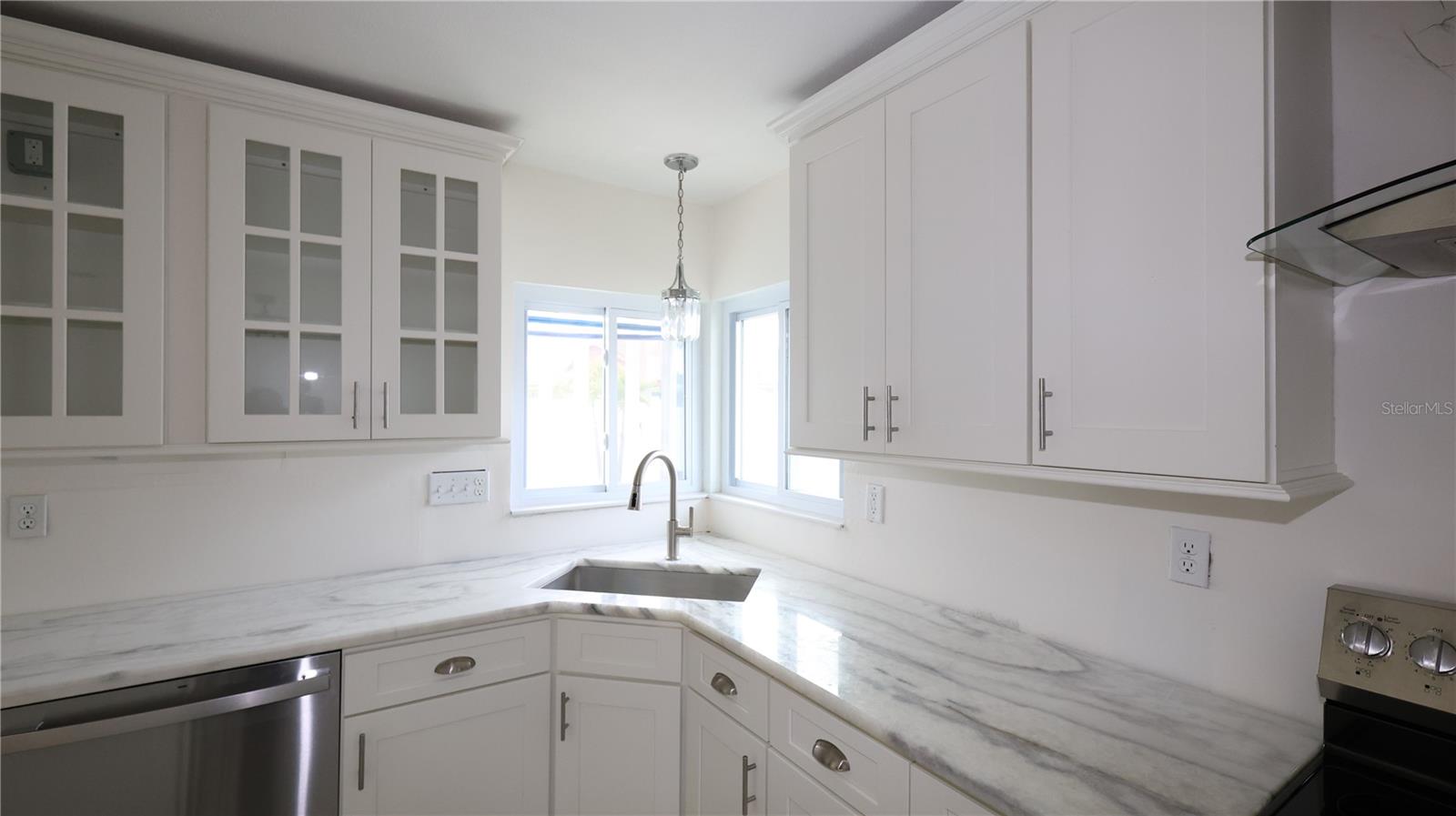 Image 6 of 24 For 9737 San Vincente Way