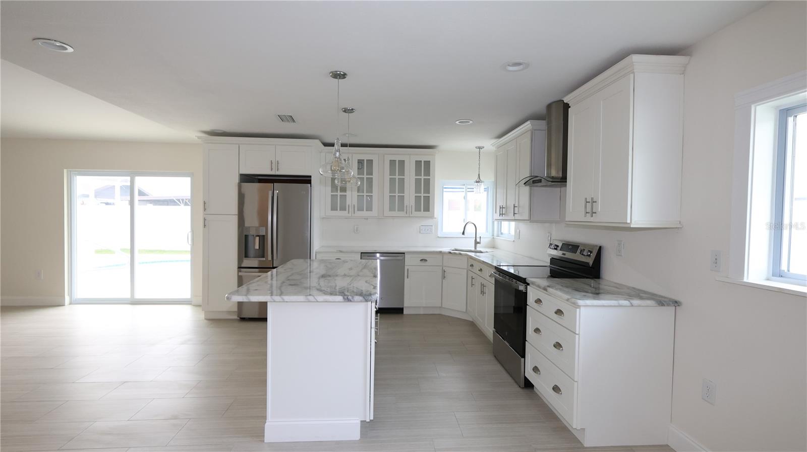 Image 7 of 24 For 9737 San Vincente Way