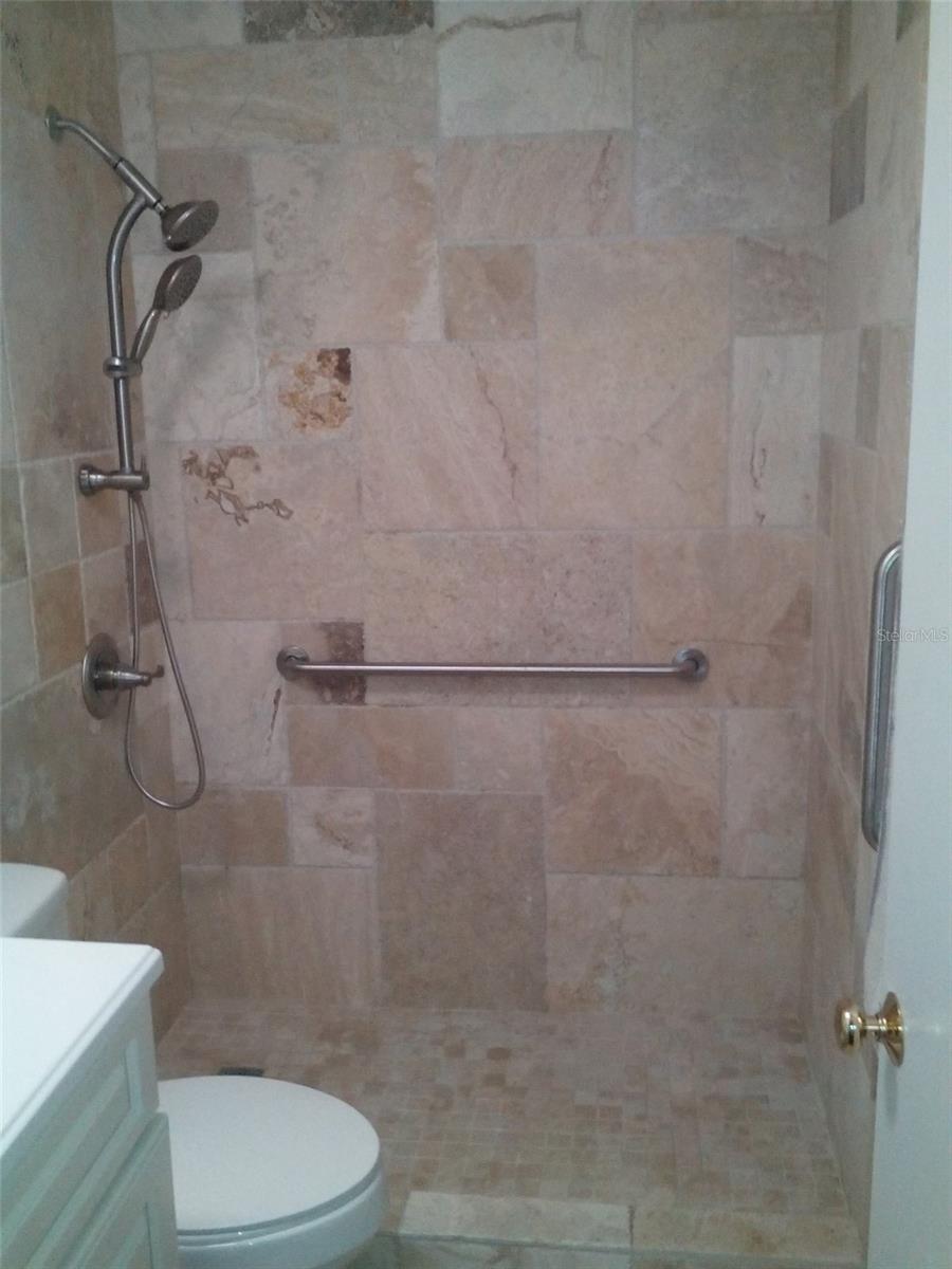 Listing photo id 15 for 11738 96th Place