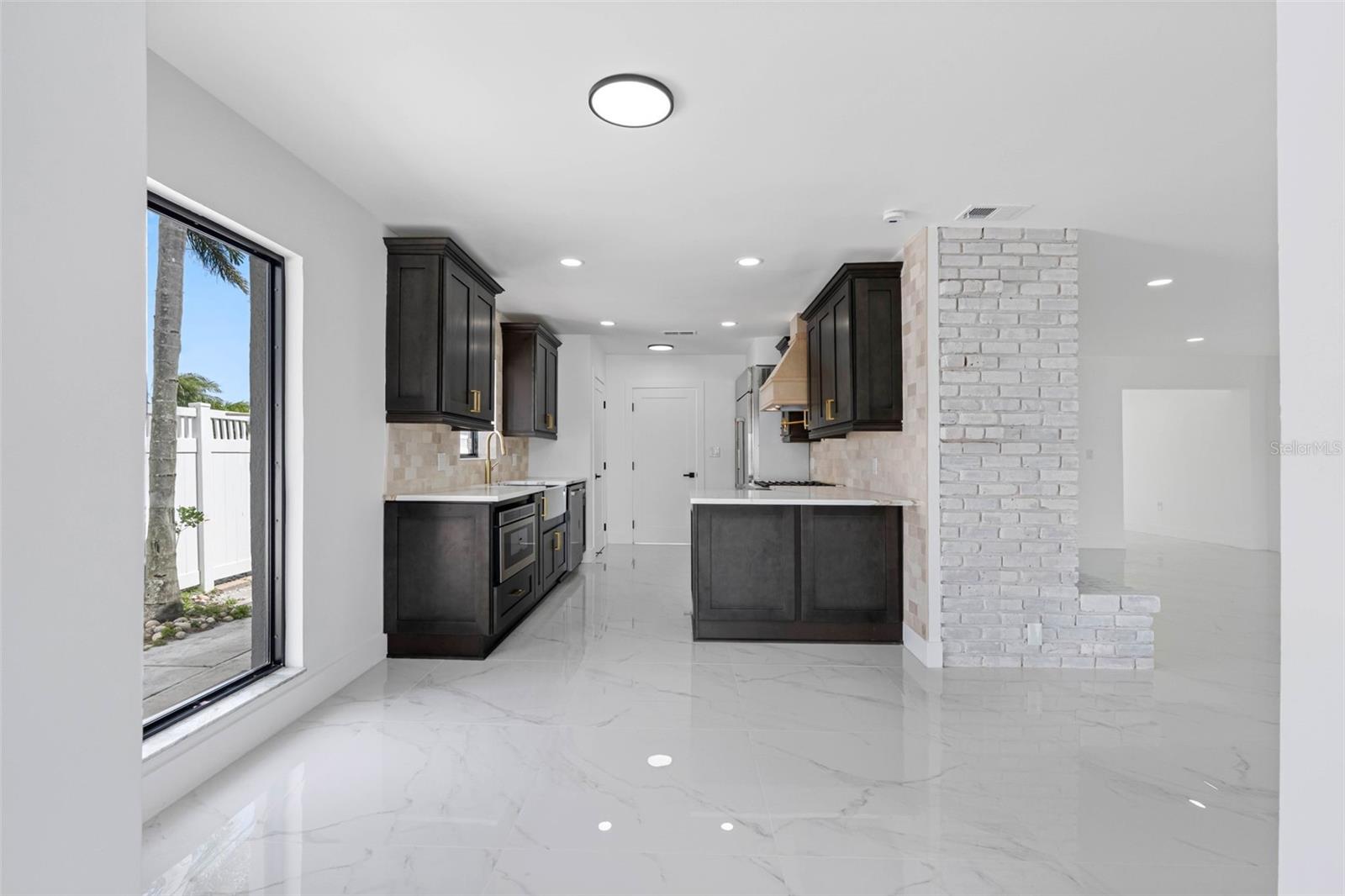 Image 19 of 63 For 520 115th Avenue