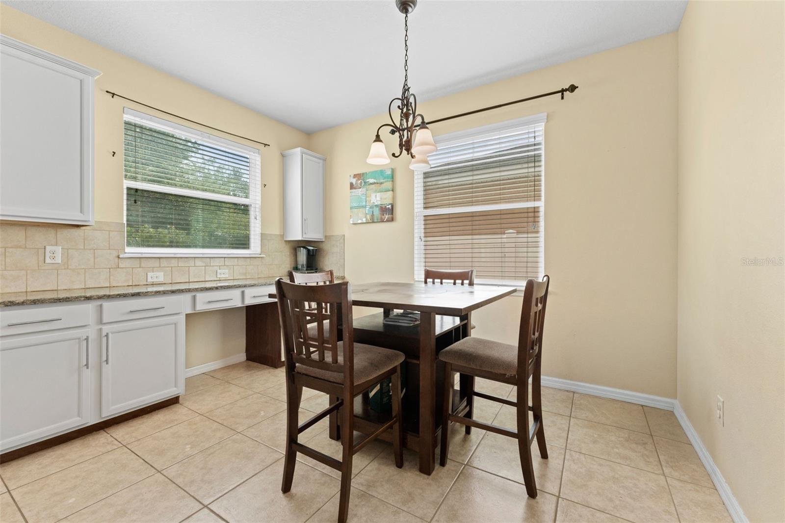 Image 13 of 47 For 11620 Warren Oaks Pl