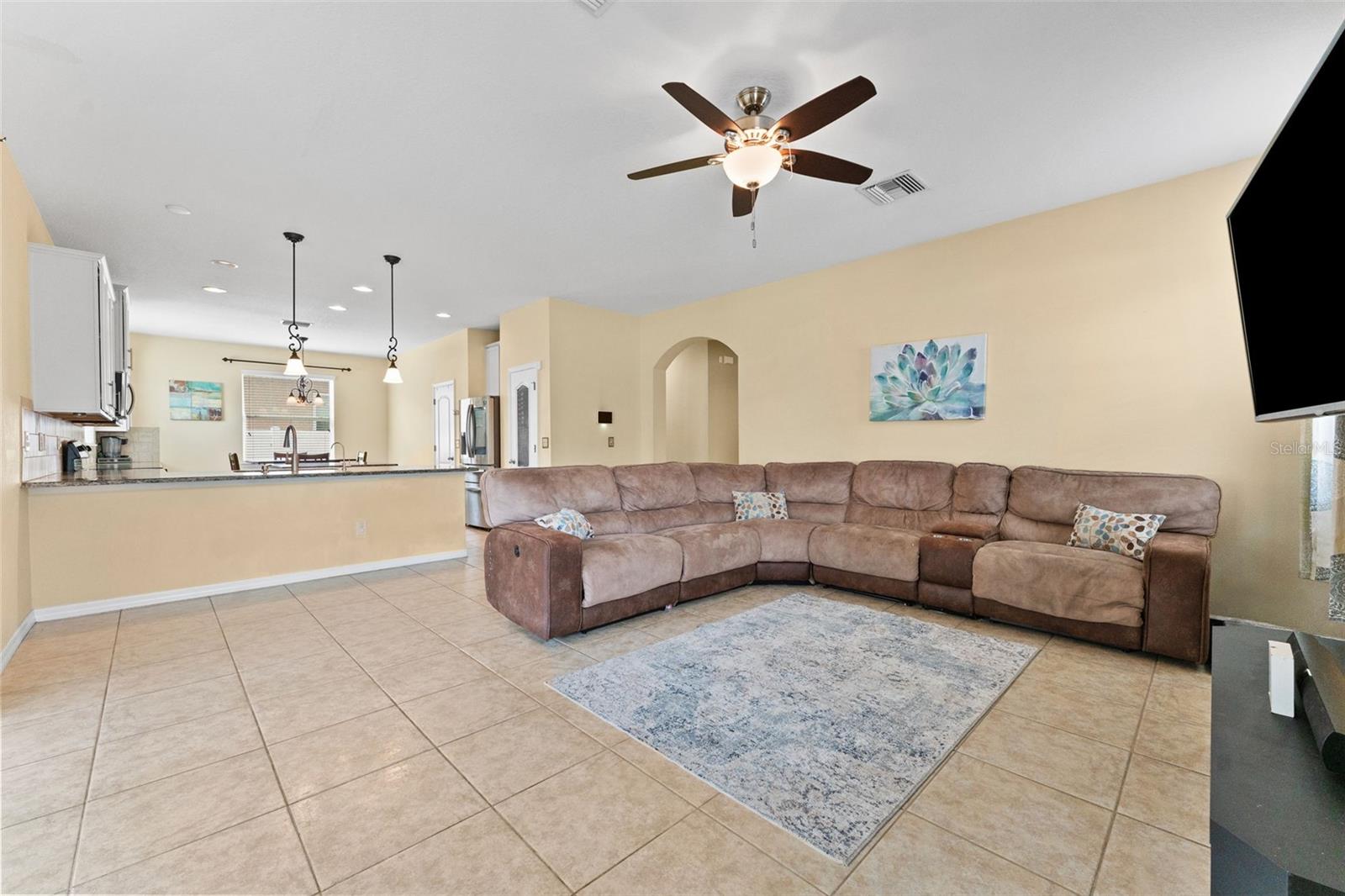 Image 15 of 47 For 11620 Warren Oaks Pl