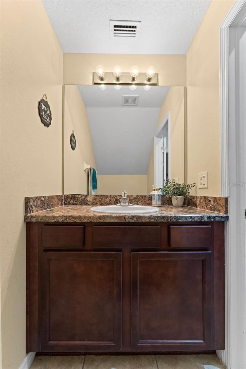 Image 39 of 47 For 11620 Warren Oaks Pl