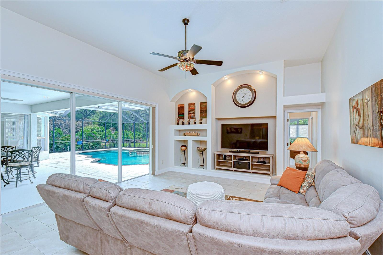 Image 18 of 42 For 5612 Eagleglen Place