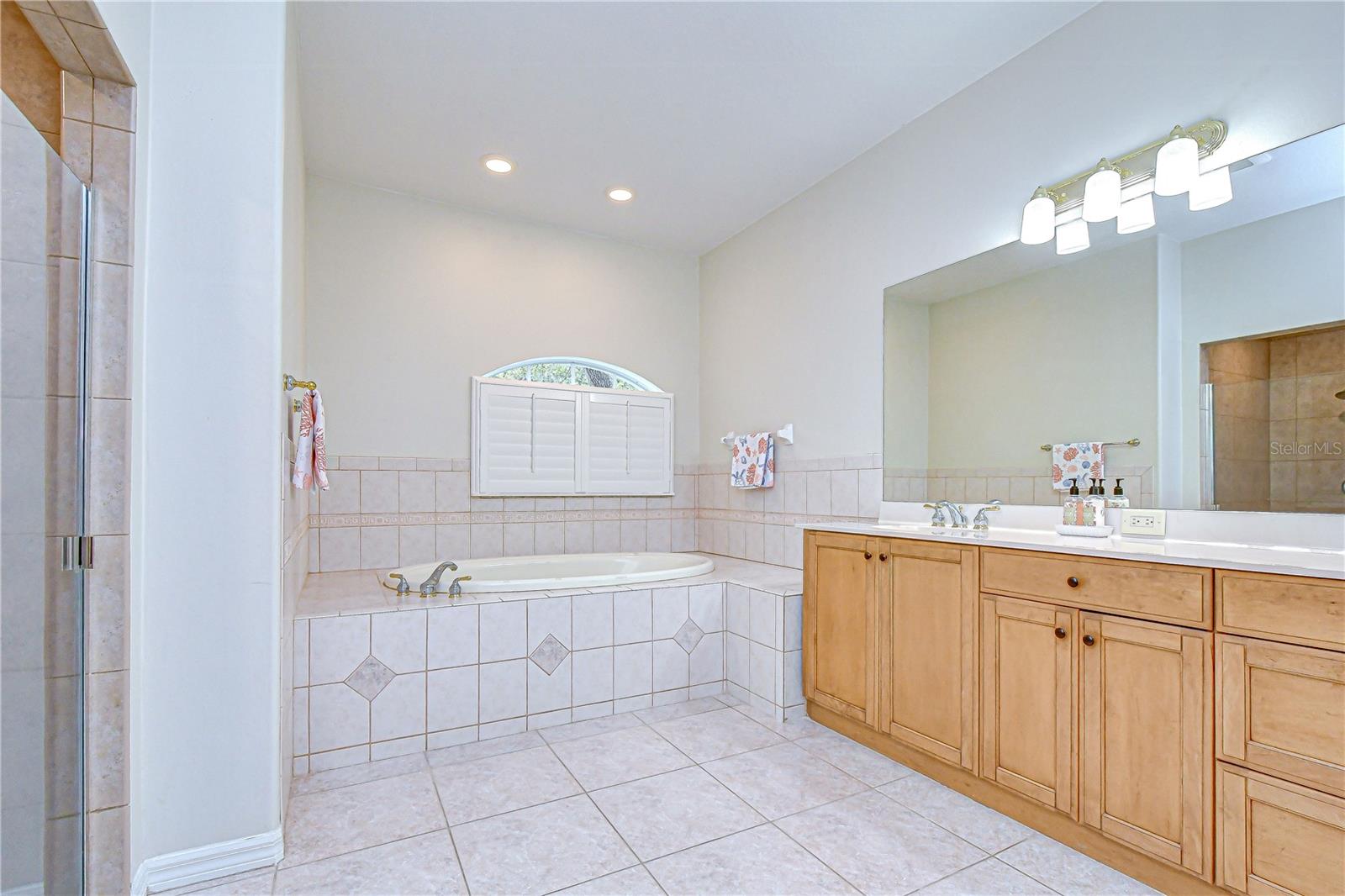 Image 23 of 42 For 5612 Eagleglen Place