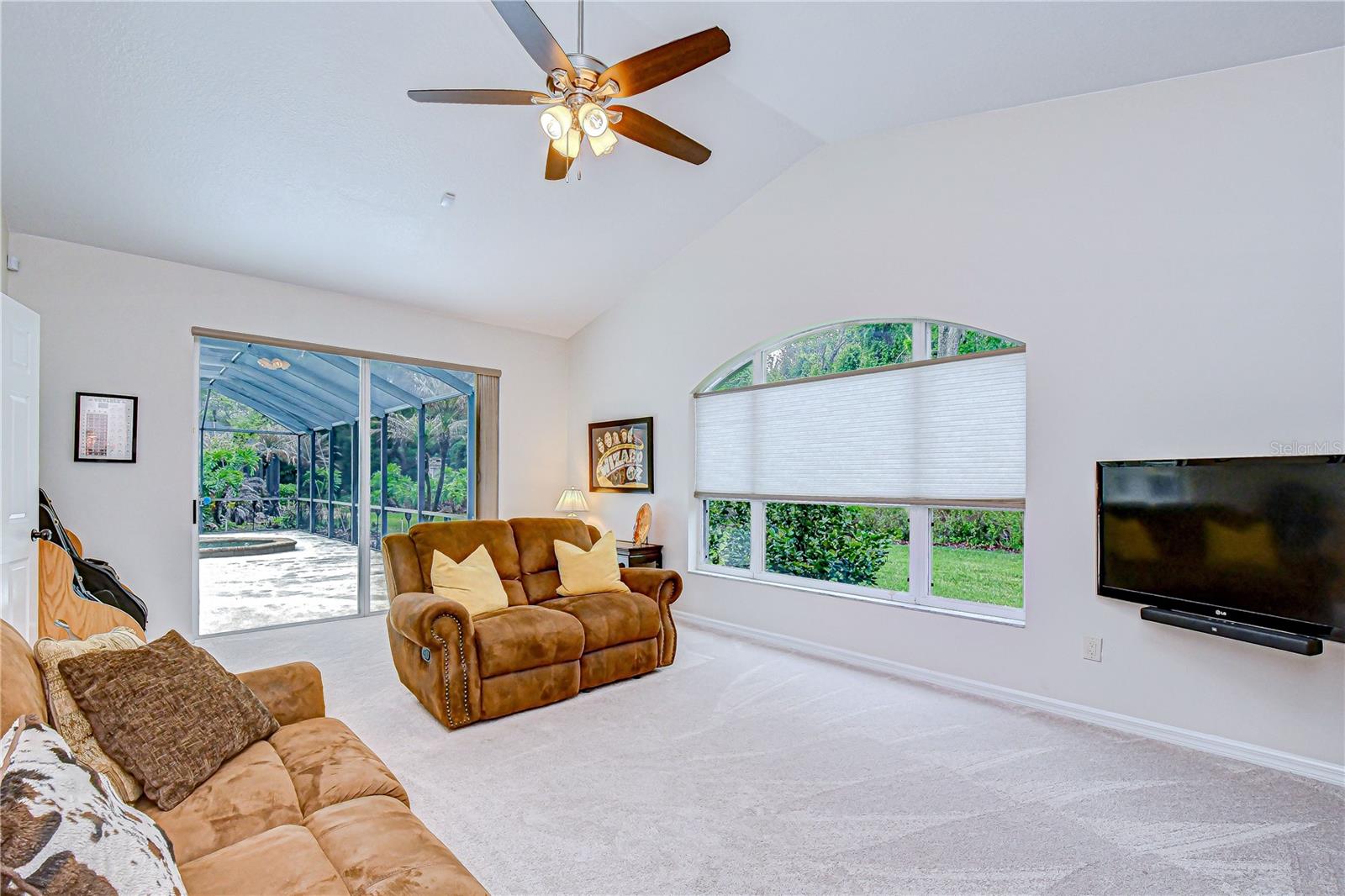 Image 34 of 42 For 5612 Eagleglen Place