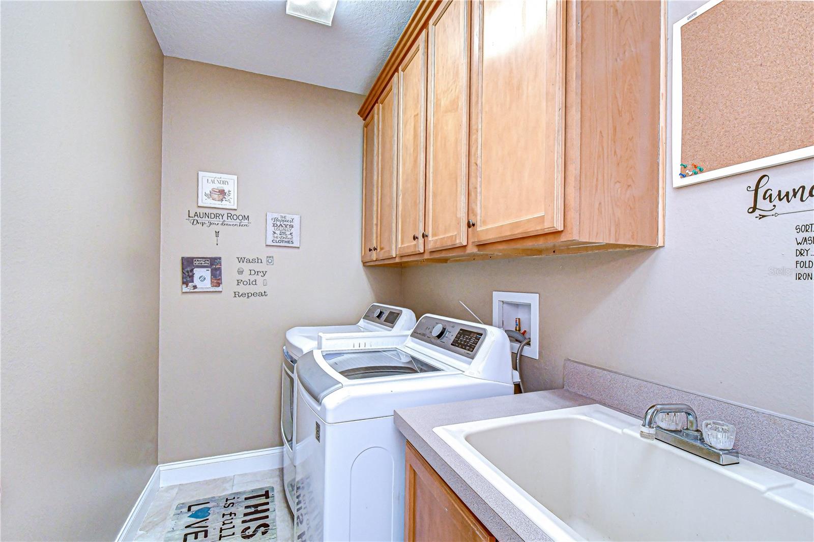 Image 35 of 42 For 5612 Eagleglen Place