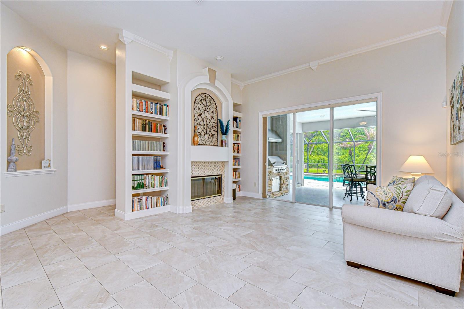 Image 8 of 42 For 5612 Eagleglen Place