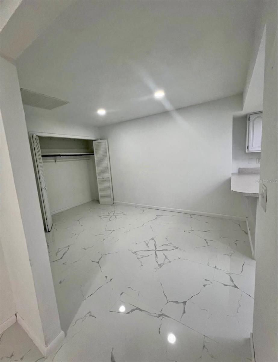 Image 5 of 10 For 2101 Hibiscus Road