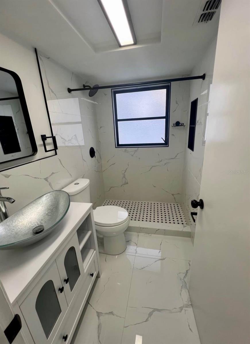 Image 8 of 10 For 2101 Hibiscus Road