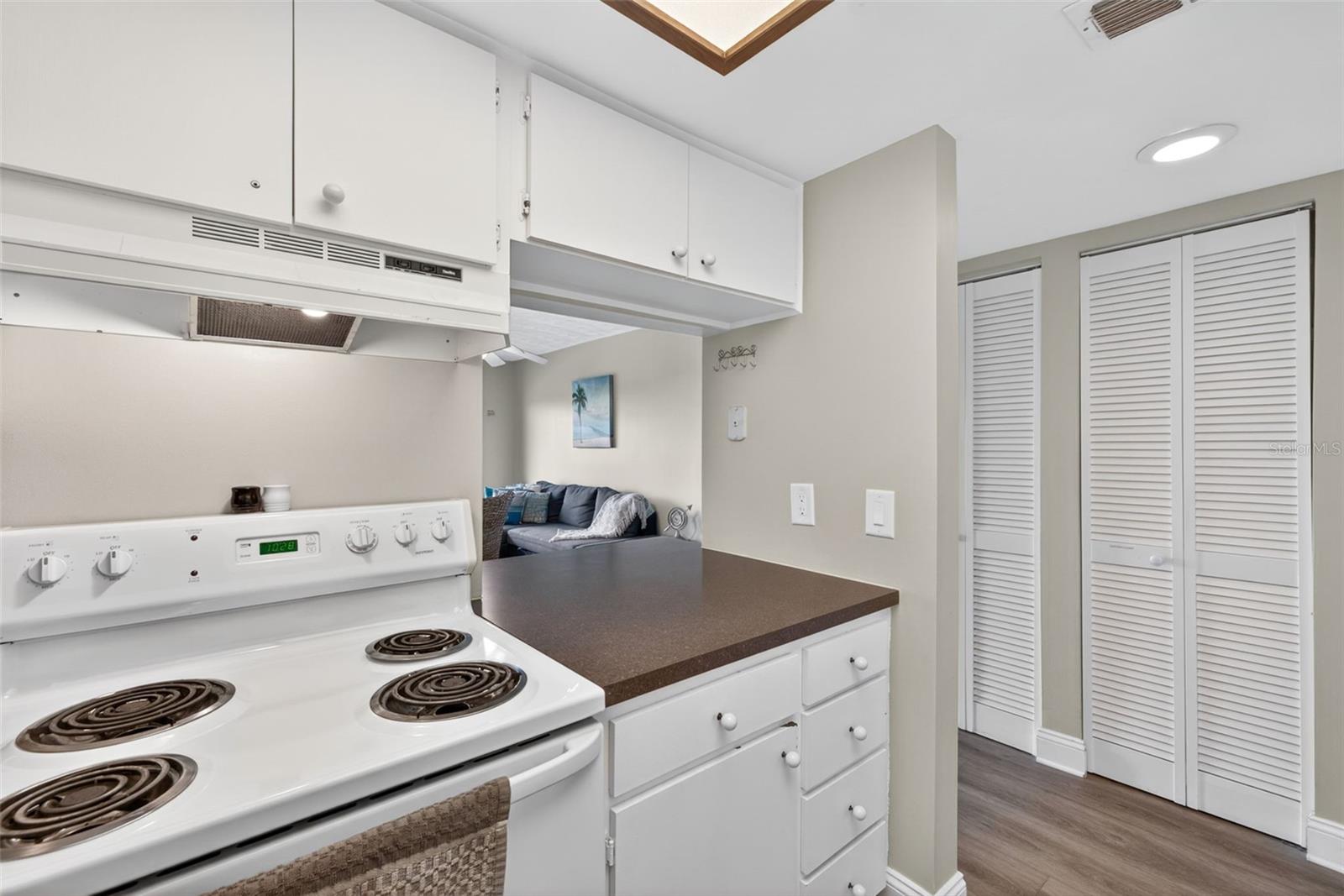 Image 17 of 28 For 19451 Gulf Boulevard 204