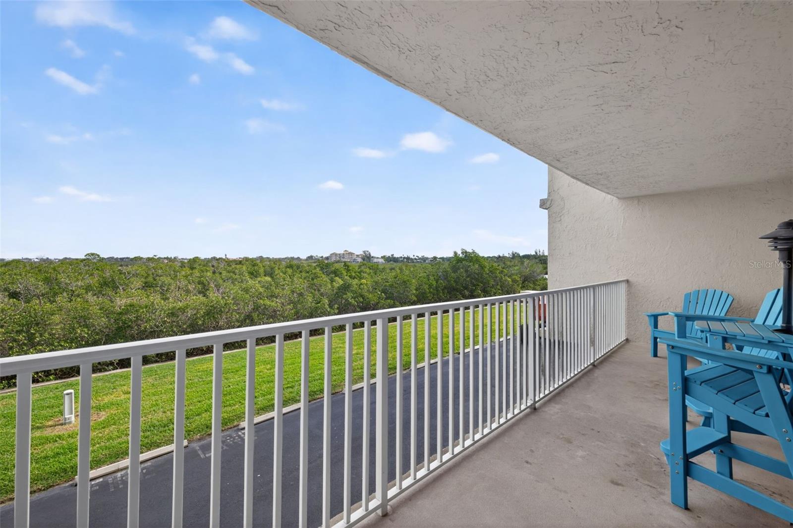 Image 26 of 28 For 19451 Gulf Boulevard 204