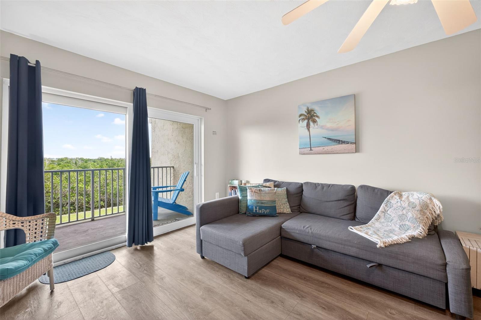 Image 7 of 28 For 19451 Gulf Boulevard 204