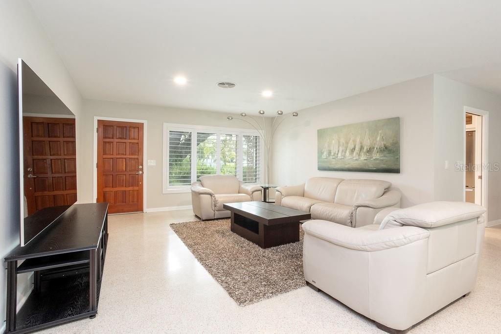 Image 5 of 27 For 308 Palmetto Lane