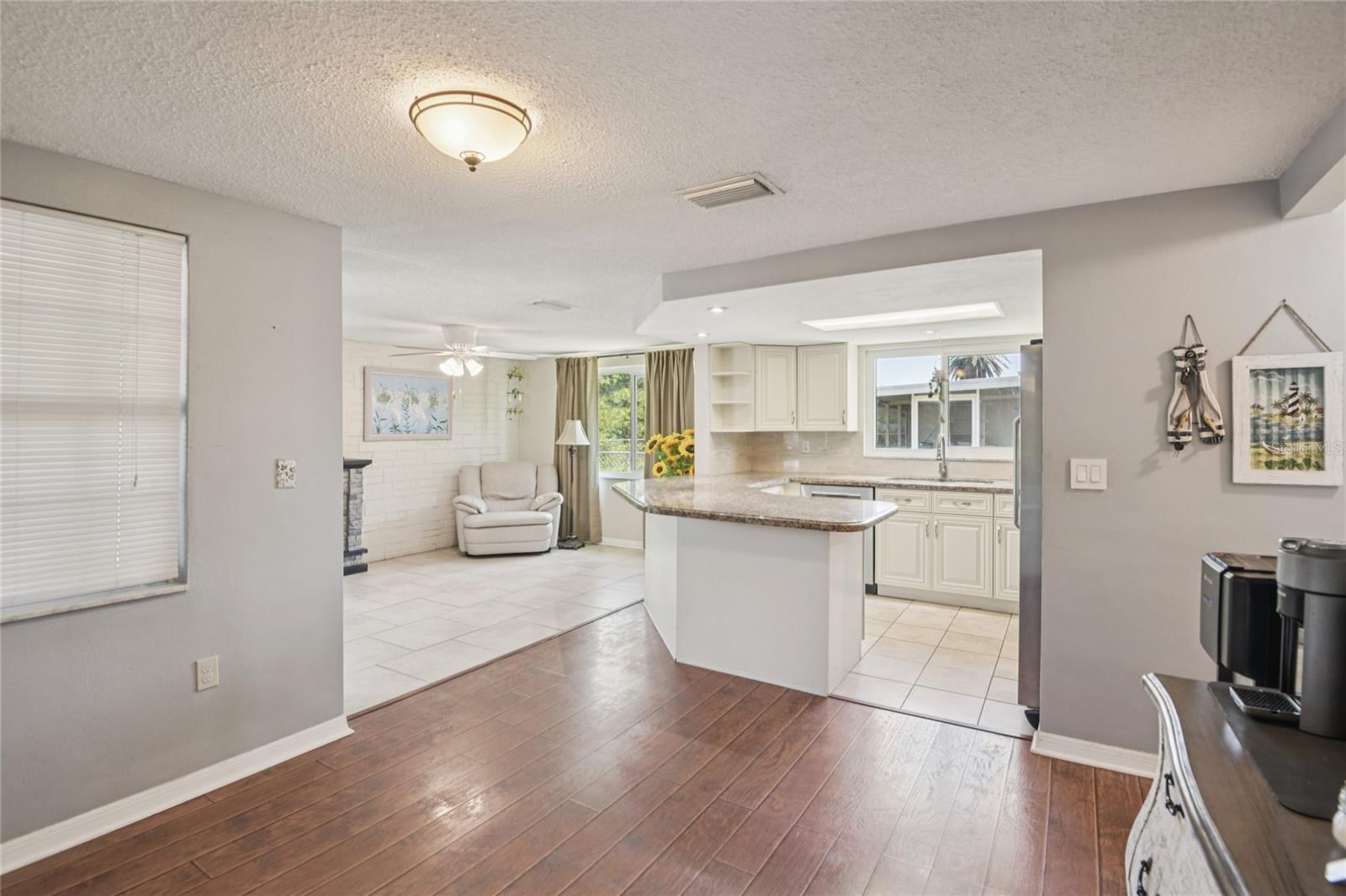 Image 19 of 50 For 1714 Springdale Drive