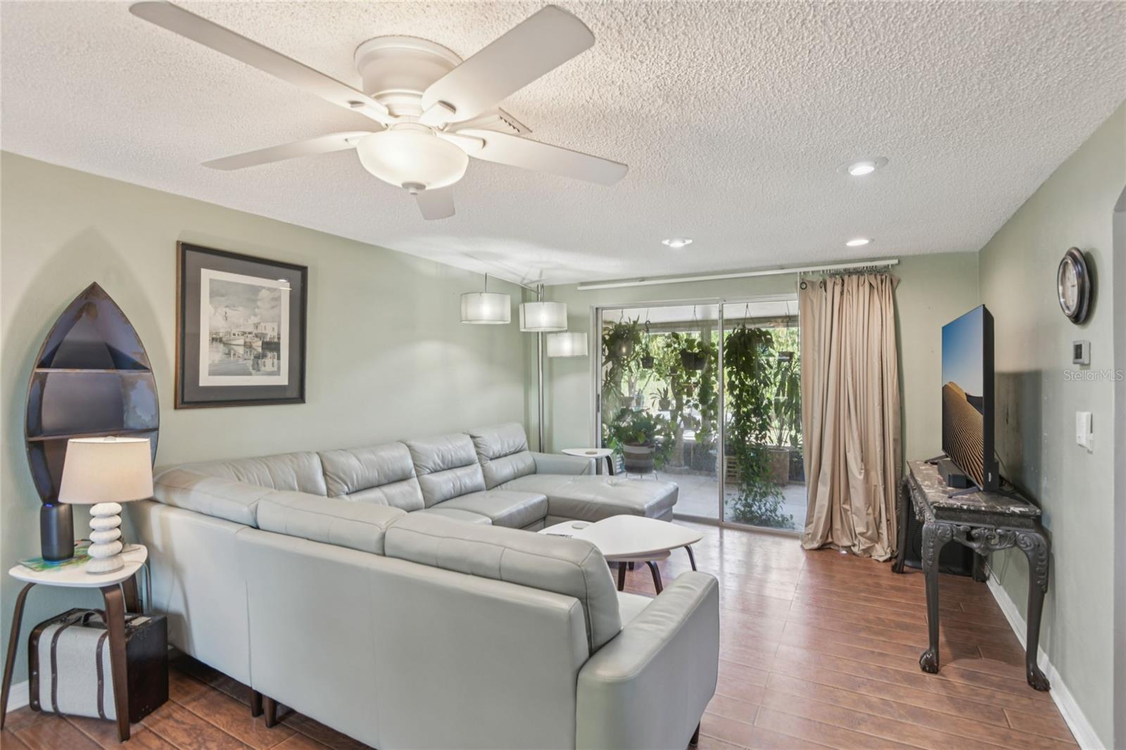 Image 9 of 50 For 1714 Springdale Drive