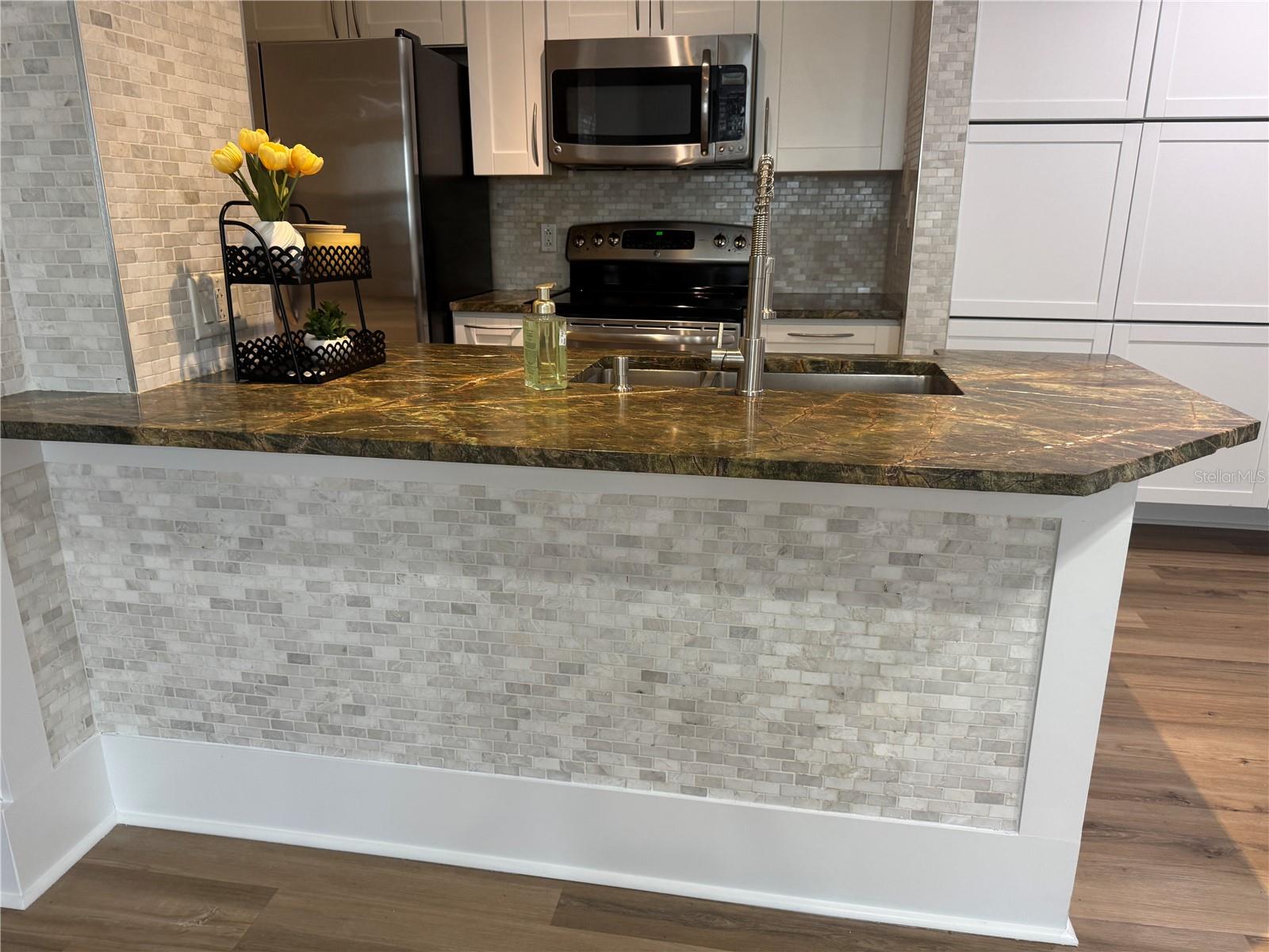 Image 24 of 48 For 1400 Gandy Boulevard N 1013