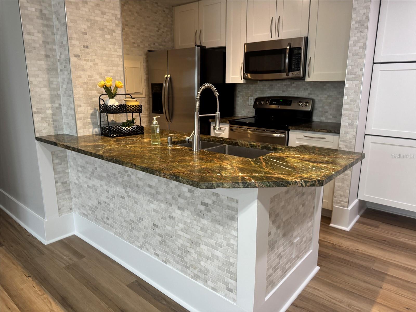 Image 25 of 48 For 1400 Gandy Boulevard N 1013