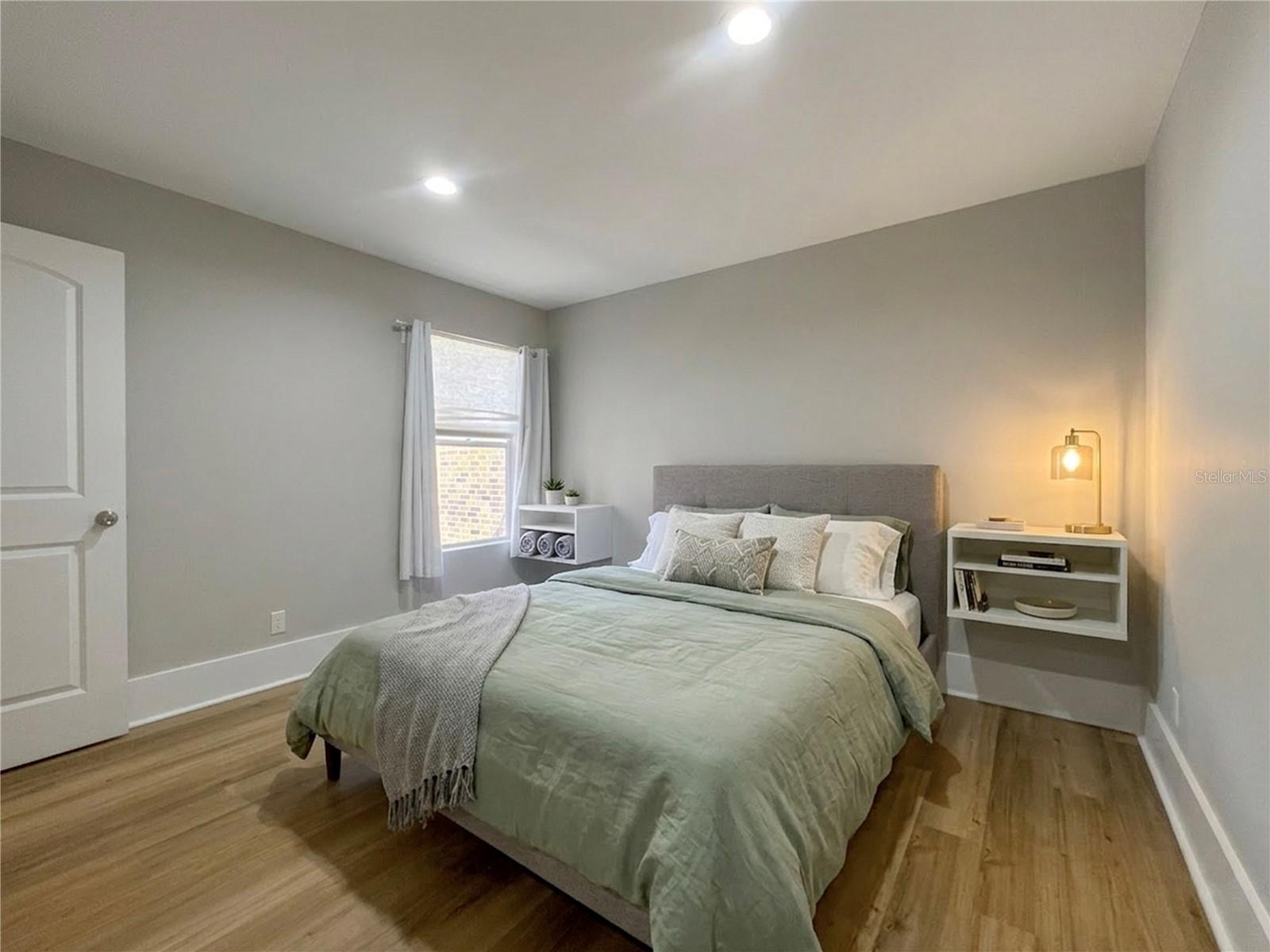 Image 37 of 48 For 1400 Gandy Boulevard N 1013