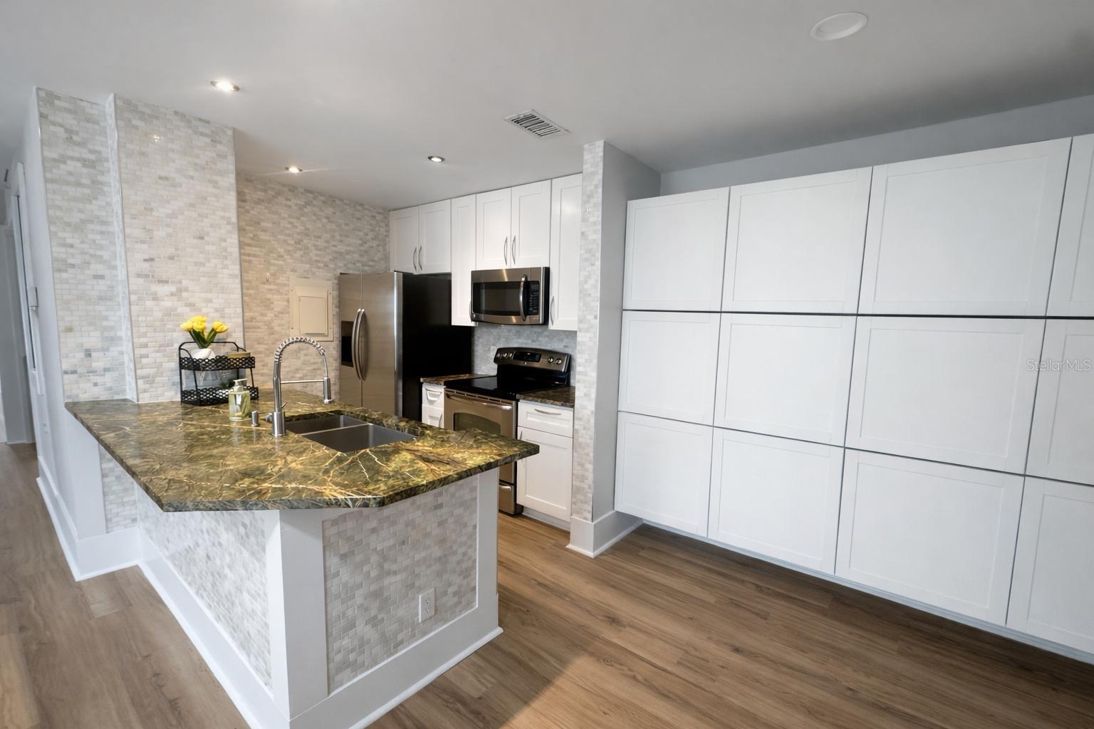 Image 38 of 48 For 1400 Gandy Boulevard N 1013