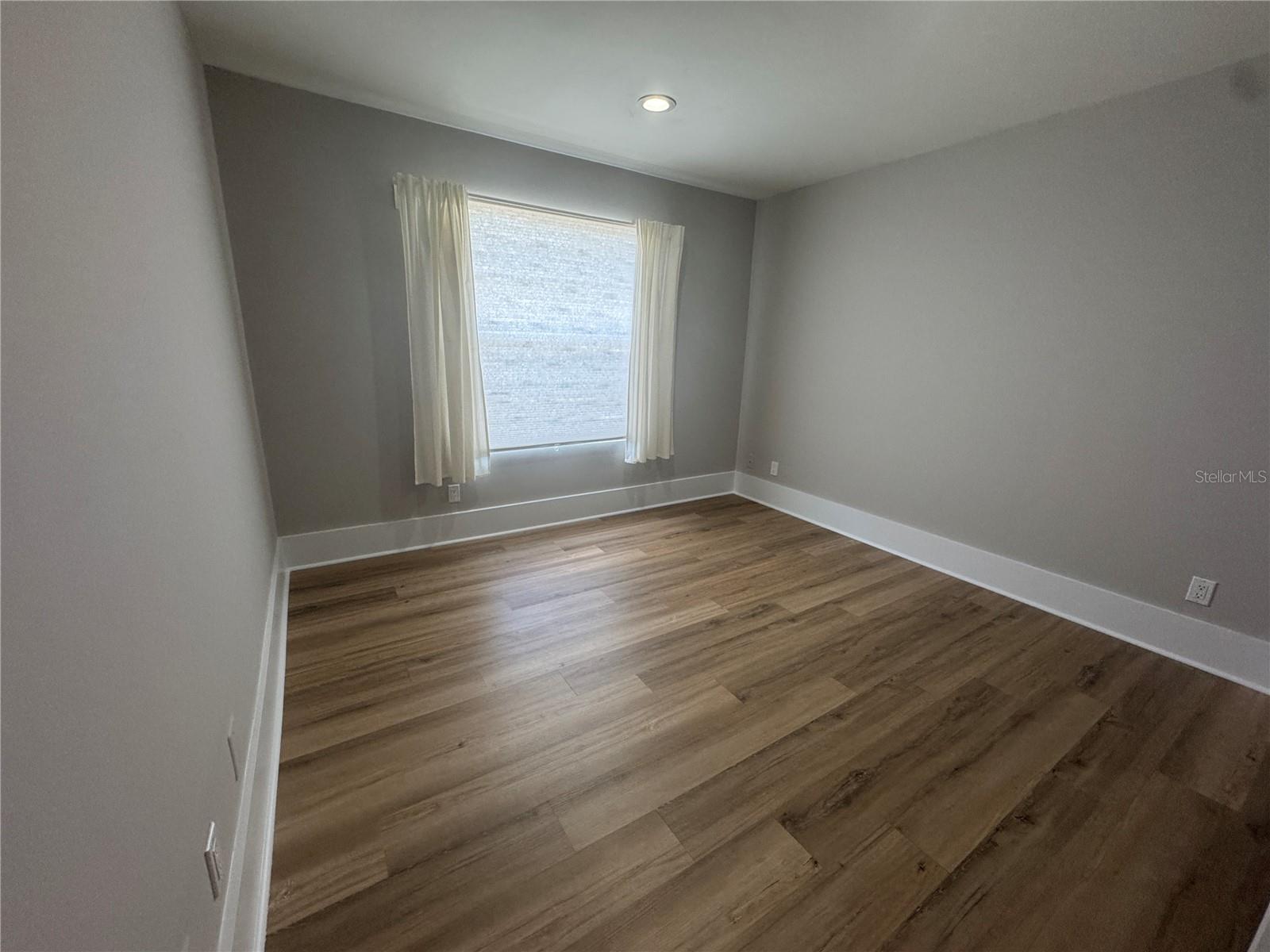 Image 8 of 48 For 1400 Gandy Boulevard N 1013