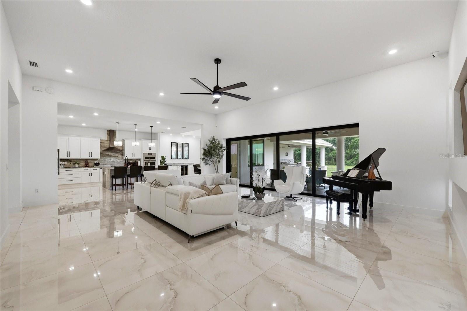 Listing photo id 13 for 8459 Harvey Walden Drive