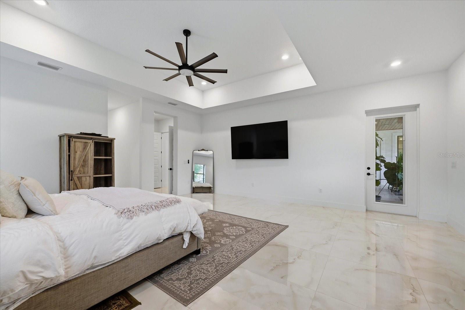 Listing photo id 33 for 8459 Harvey Walden Drive