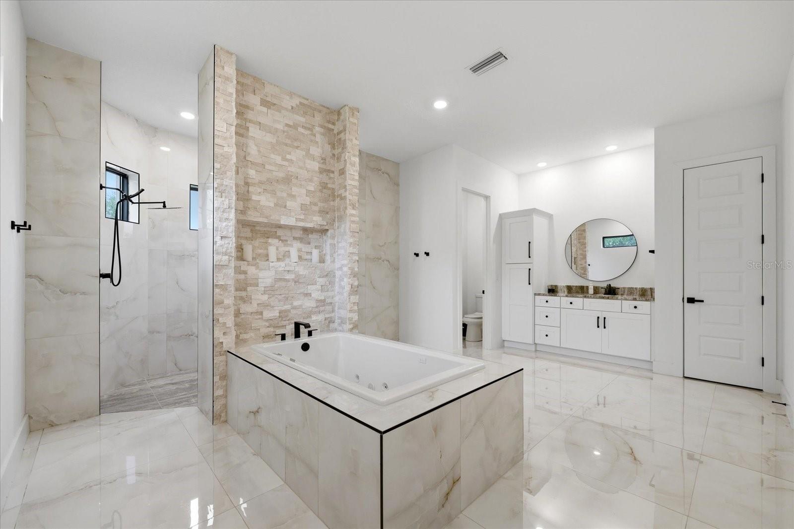 Listing photo id 38 for 8459 Harvey Walden Drive