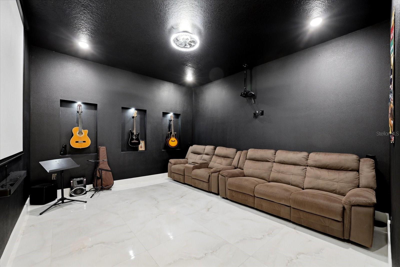 Listing photo id 43 for 8459 Harvey Walden Drive