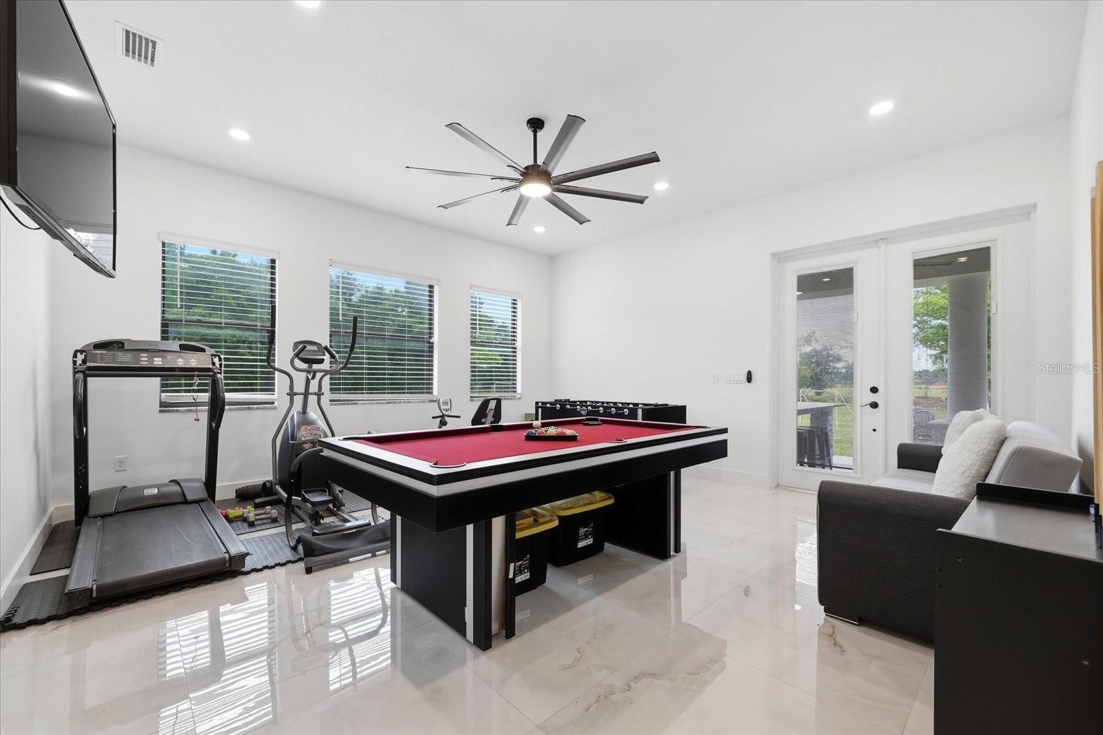 Listing photo id 50 for 8459 Harvey Walden Drive