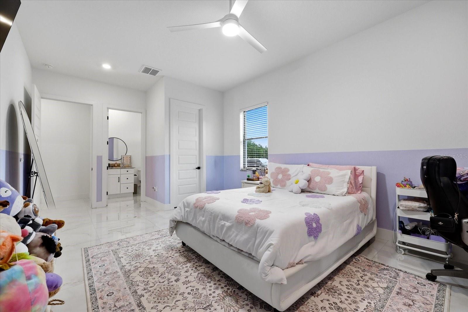 Listing photo id 53 for 8459 Harvey Walden Drive