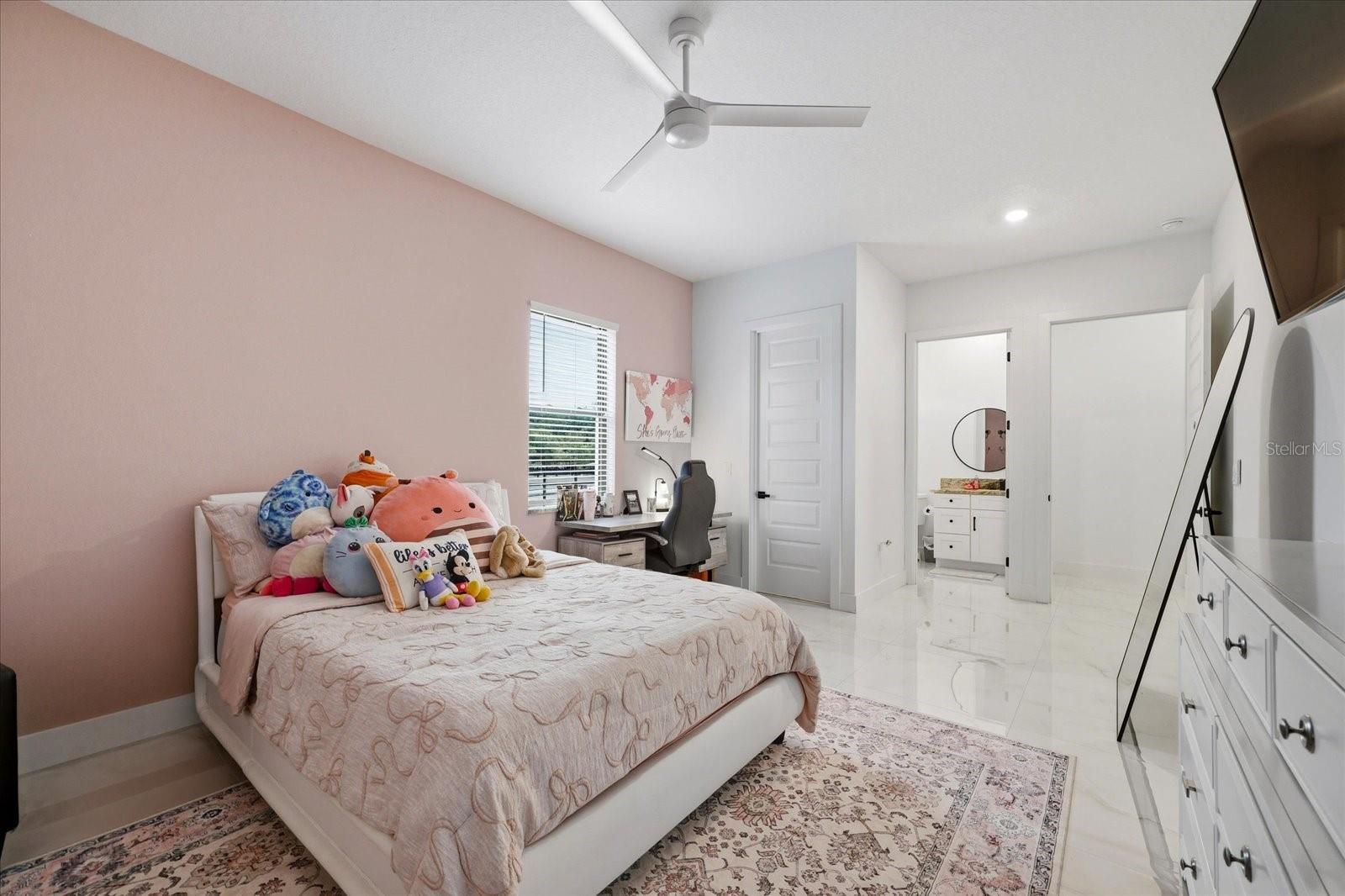 Listing photo id 56 for 8459 Harvey Walden Drive