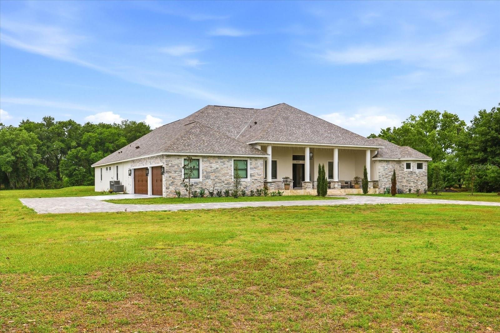 Listing photo id 4 for 8459 Harvey Walden Drive