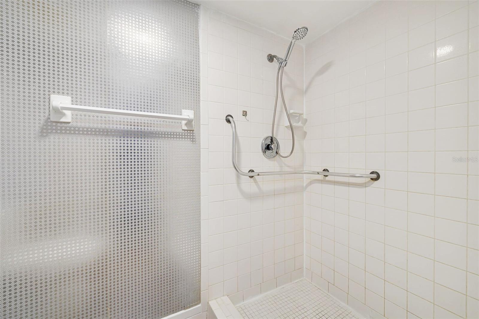 Image 20 of 31 For 218 Caryl Way