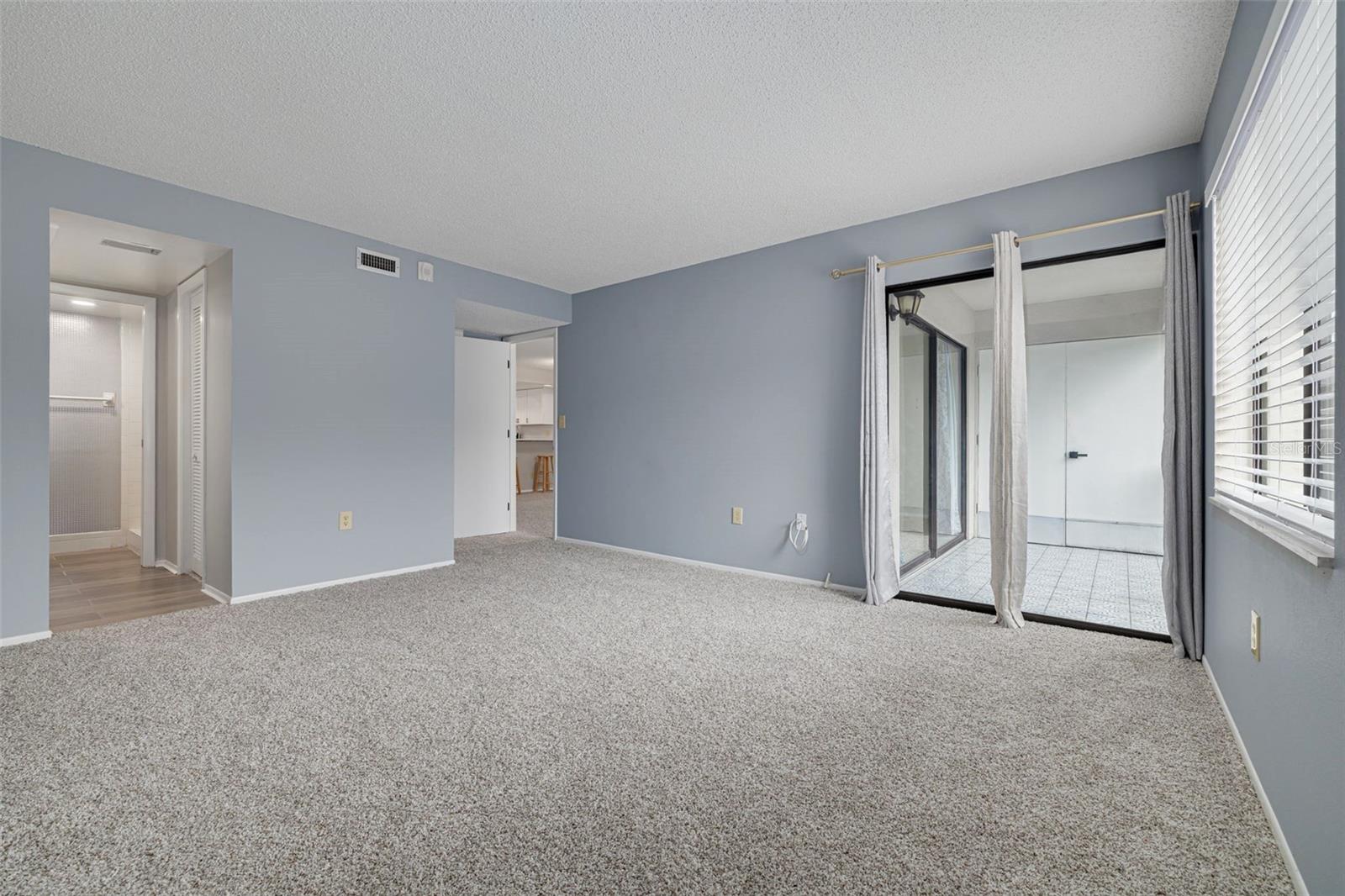 Image 21 of 31 For 218 Caryl Way