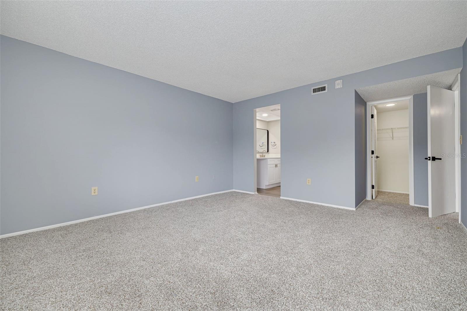 Image 23 of 31 For 218 Caryl Way