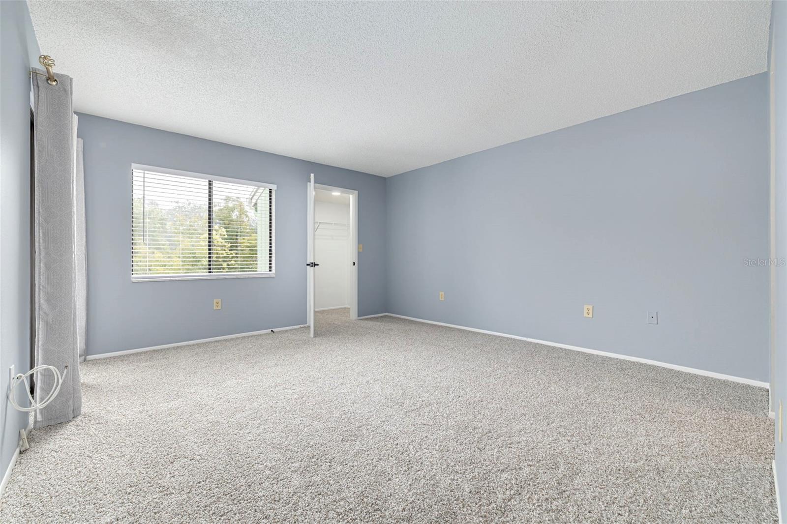 Image 24 of 31 For 218 Caryl Way