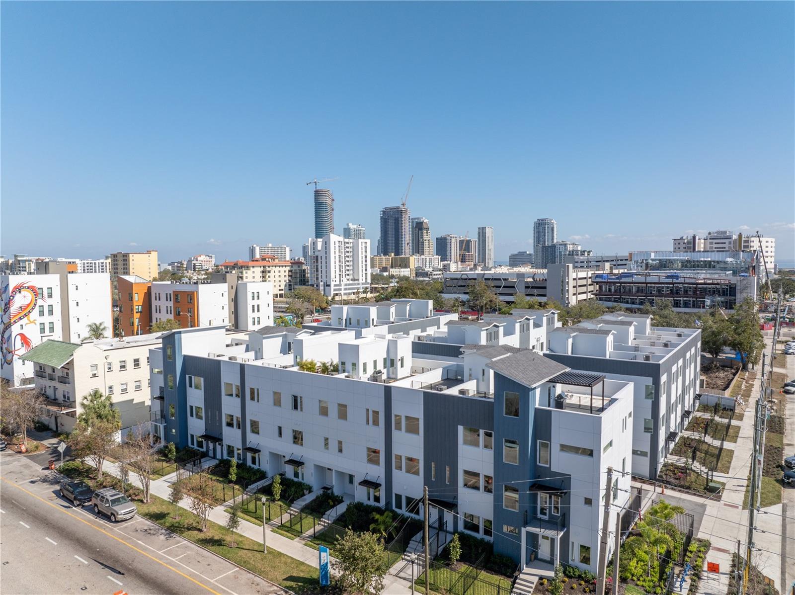 Listing photo id 21 for 857 6th Avenue S