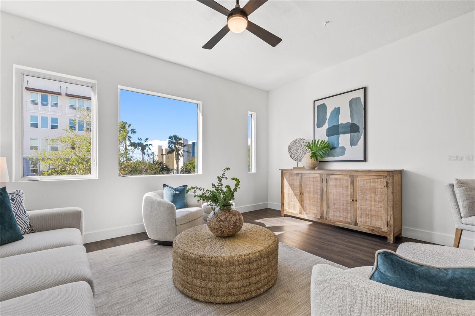 Listing photo id 1 for 857 6th Avenue S