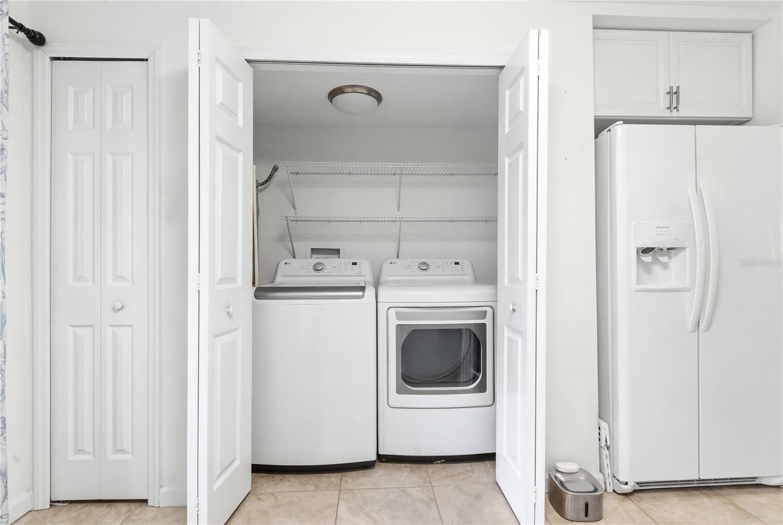 Listing photo id 24 for 514 Longfellow Court  B