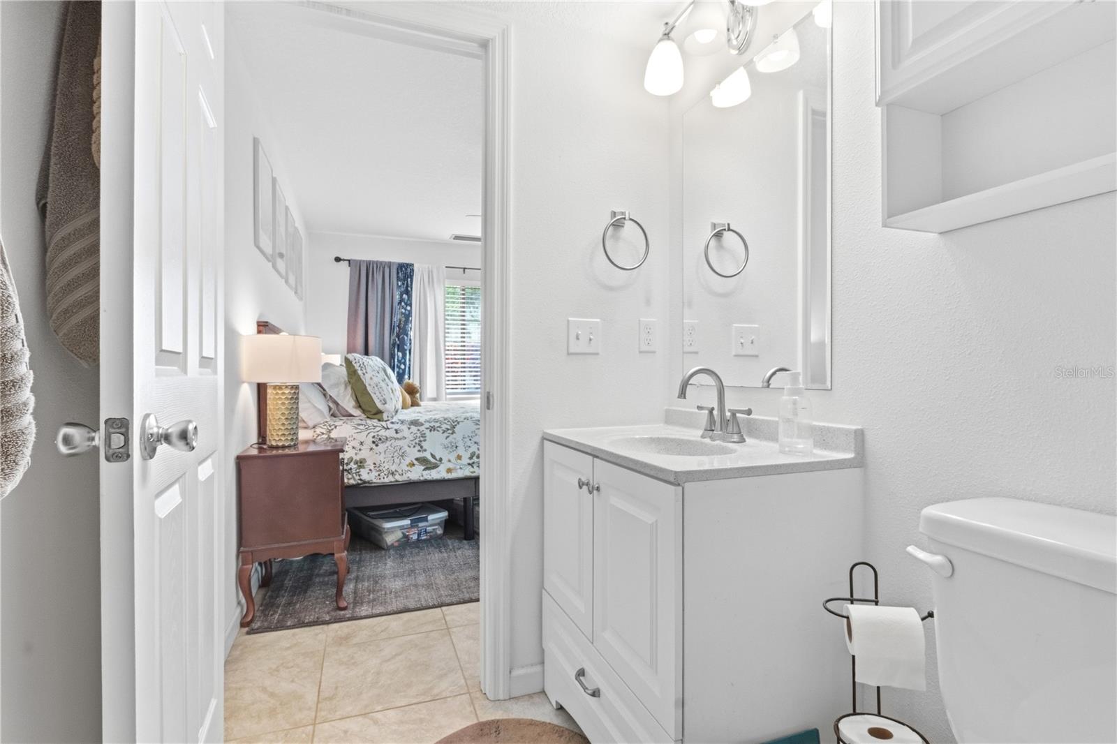 Listing photo id 30 for 514 Longfellow Court  B