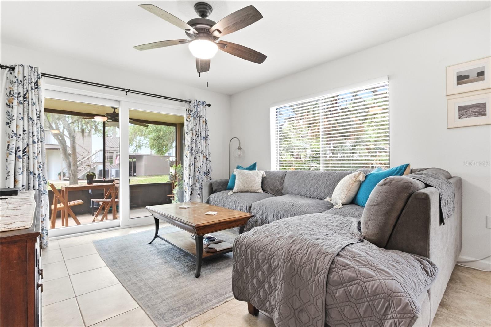 Listing photo id 5 for 514 Longfellow Court  B